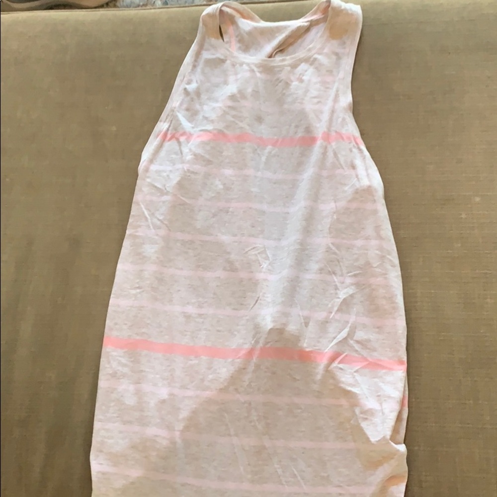Lululemmon tank